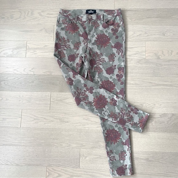 High Rise Floral Jean Leggings - Picture 3 of 15